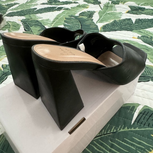 A New Day black heel sandals, size 8 - Picture 3 of 3